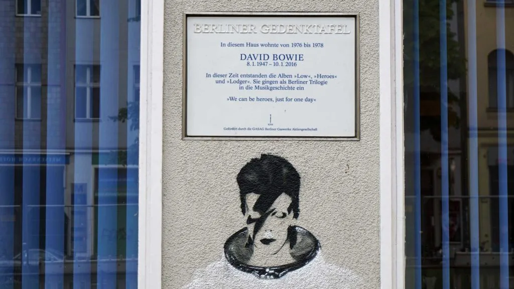 David Bowie in Berlin: Vom LINDEMANN'S zur Pilgerstelle – ein Kiez-Guide für Fans